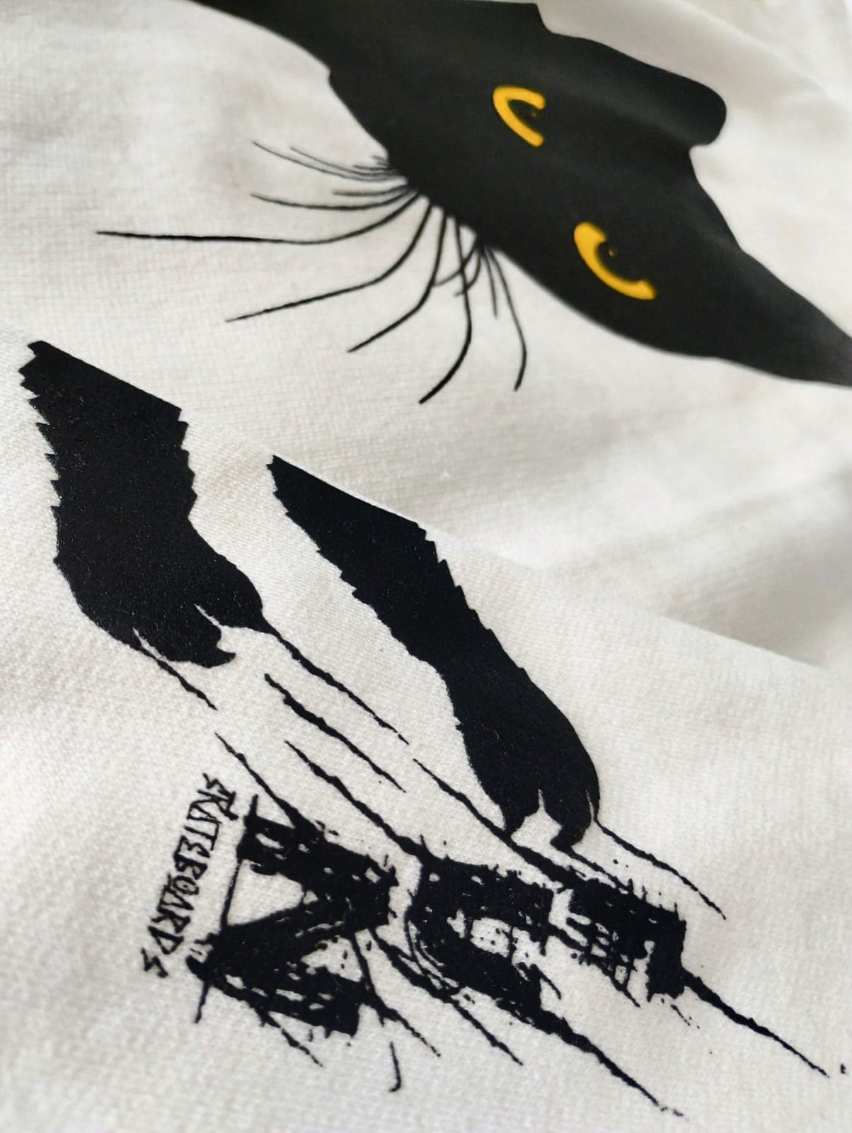 Detalle de estampado en buzo